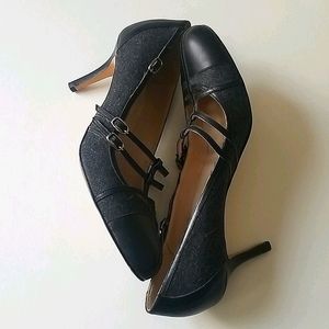 Oscar de la Renta Wool and Leather Buckle Heels